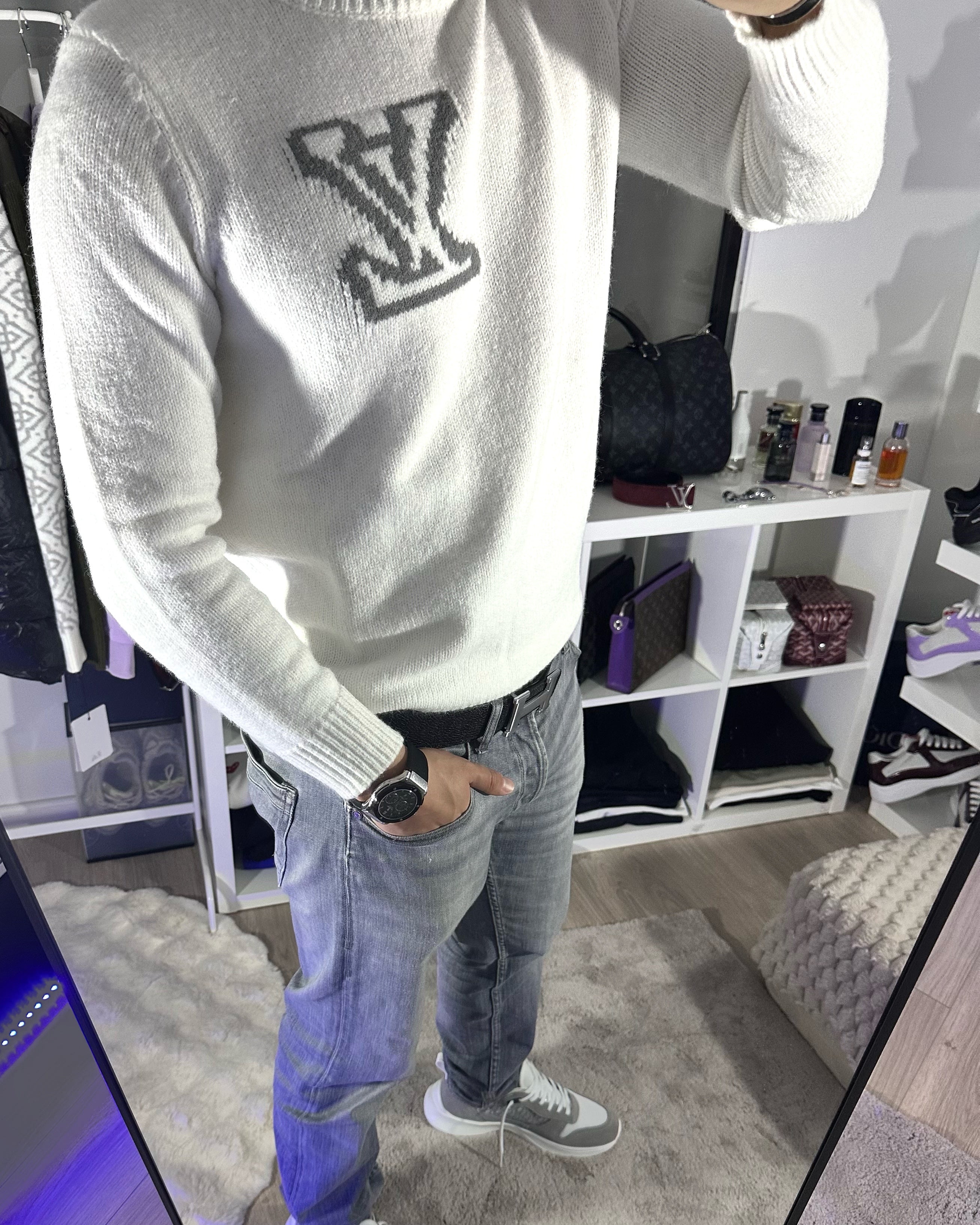 Pull en coton blanc brodé LV