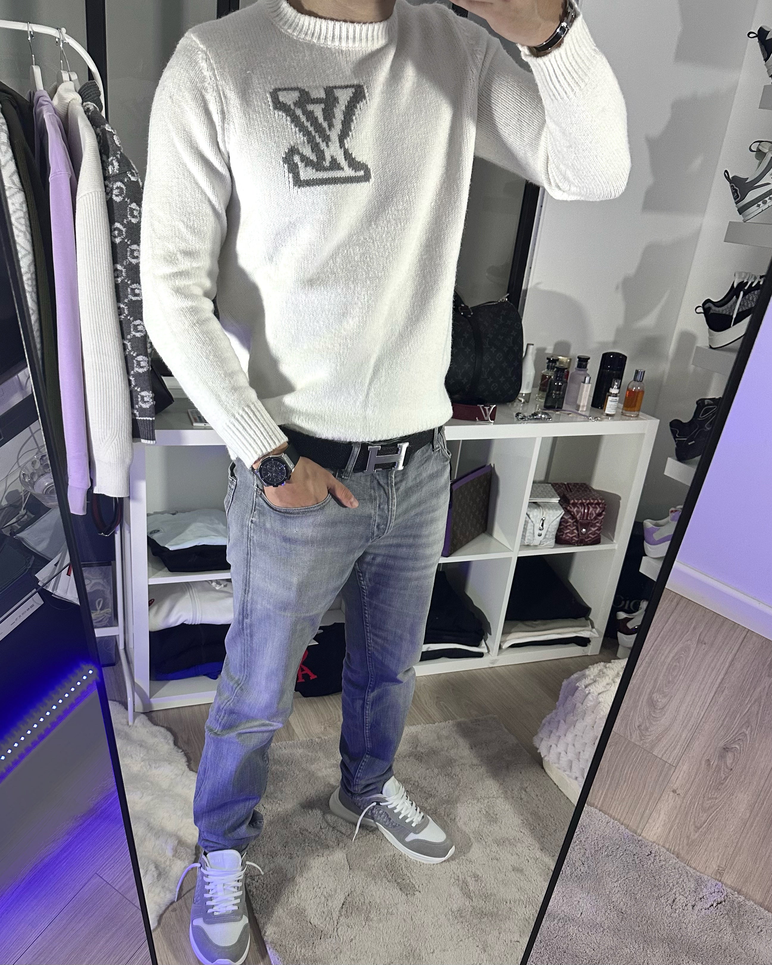 Pull en coton blanc brodé LV