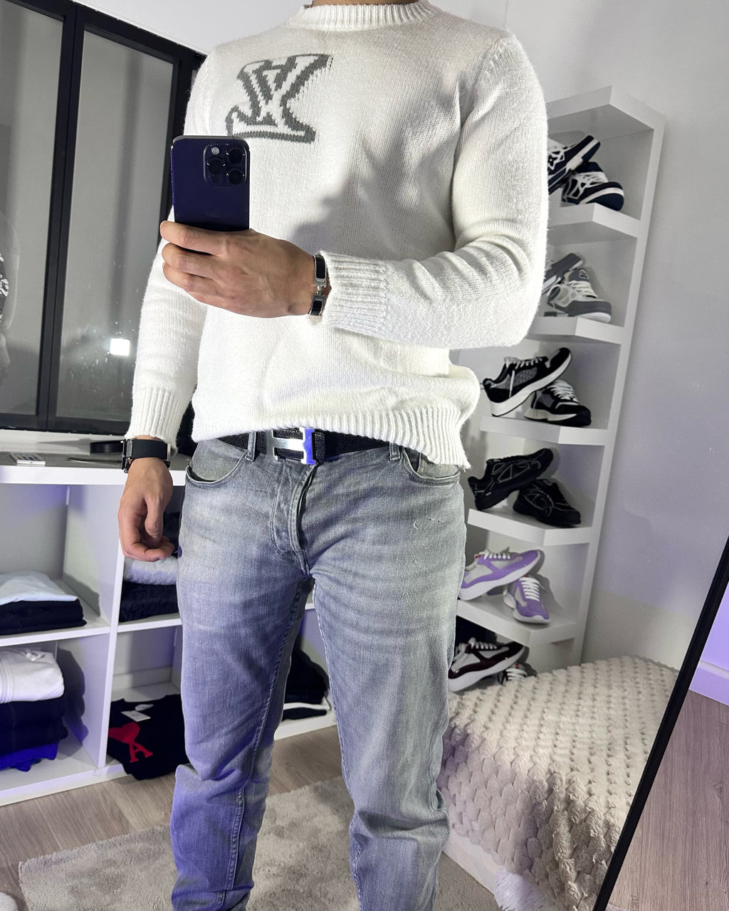 Pull en coton blanc brodé LV