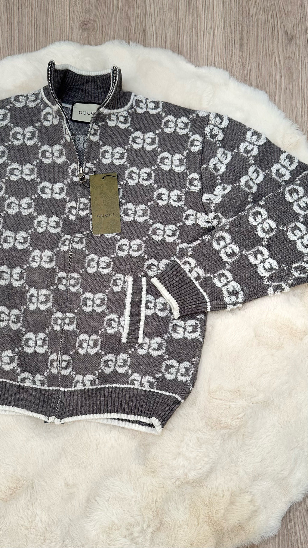 Gilet gris en coton brodé GG