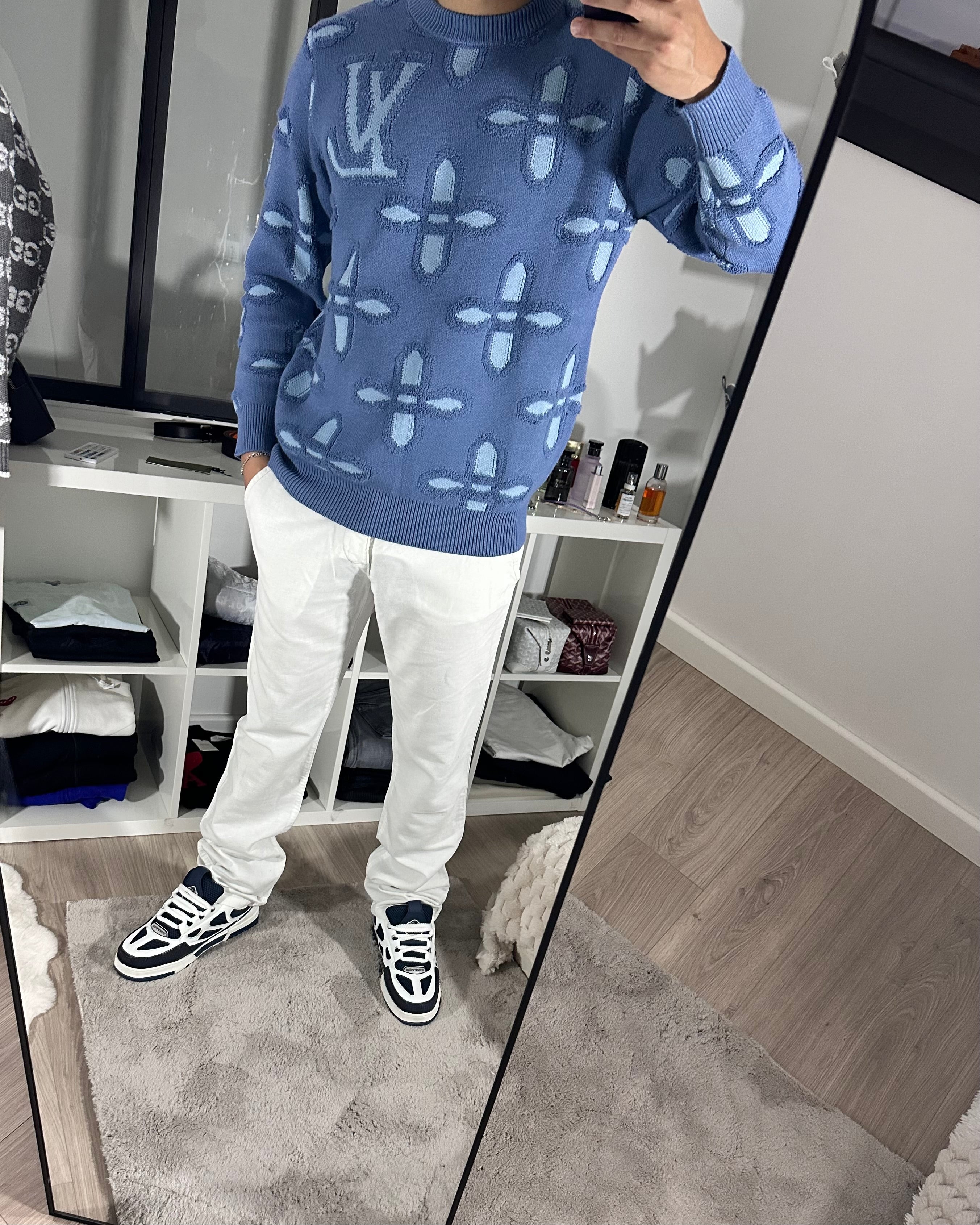 Pull en coton bleu reliefs LV